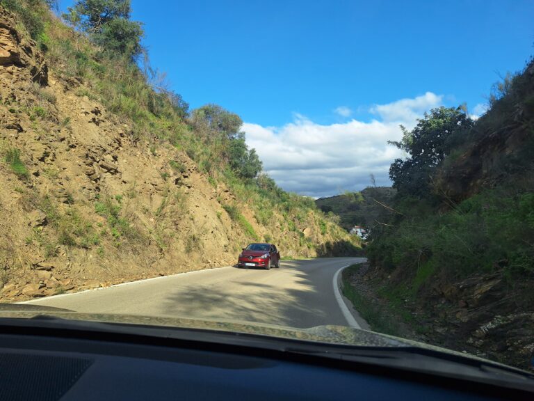 shows narrowness of road coming towards canillas turn off